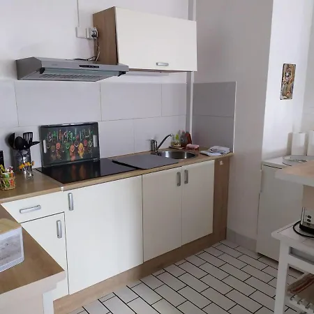 شقة Atypical *